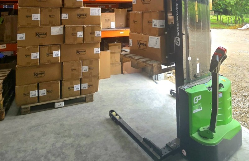 Lifting equipment at Funky Leisure 